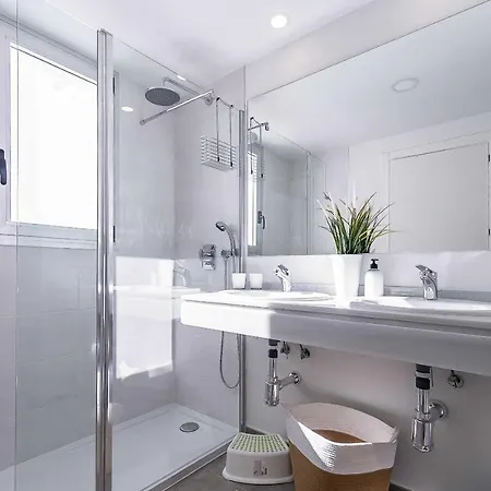 71-beachfront, Brand New Luxury Penthouse *