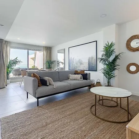 71-beachfront, Brand New Luxury Penthouse *