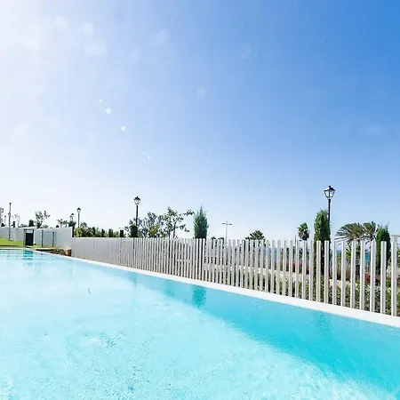 Apartment 71-beachfront, Brand New Luxury Penthouse Benalmadena