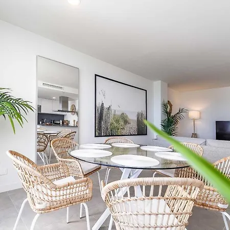 Apartment 71-beachfront, Brand New Luxury Penthouse Benalmadena