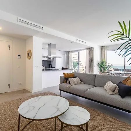 71-beachfront, Brand New Luxury Penthouse Apartment