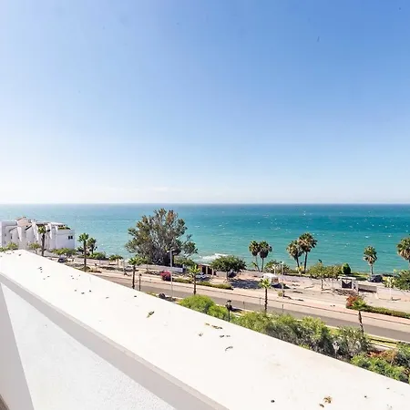 71-beachfront, Brand New Luxury Penthouse Apartment *